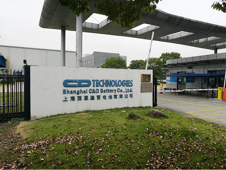 蓄電池廠控制金屬灰塵，可選用水幕型風淋室